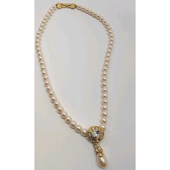 Vintage RICHELIEU Single Strand Faux Pearl Necklace w/Teardrop Estate‎ Find - Picture 2 of 11